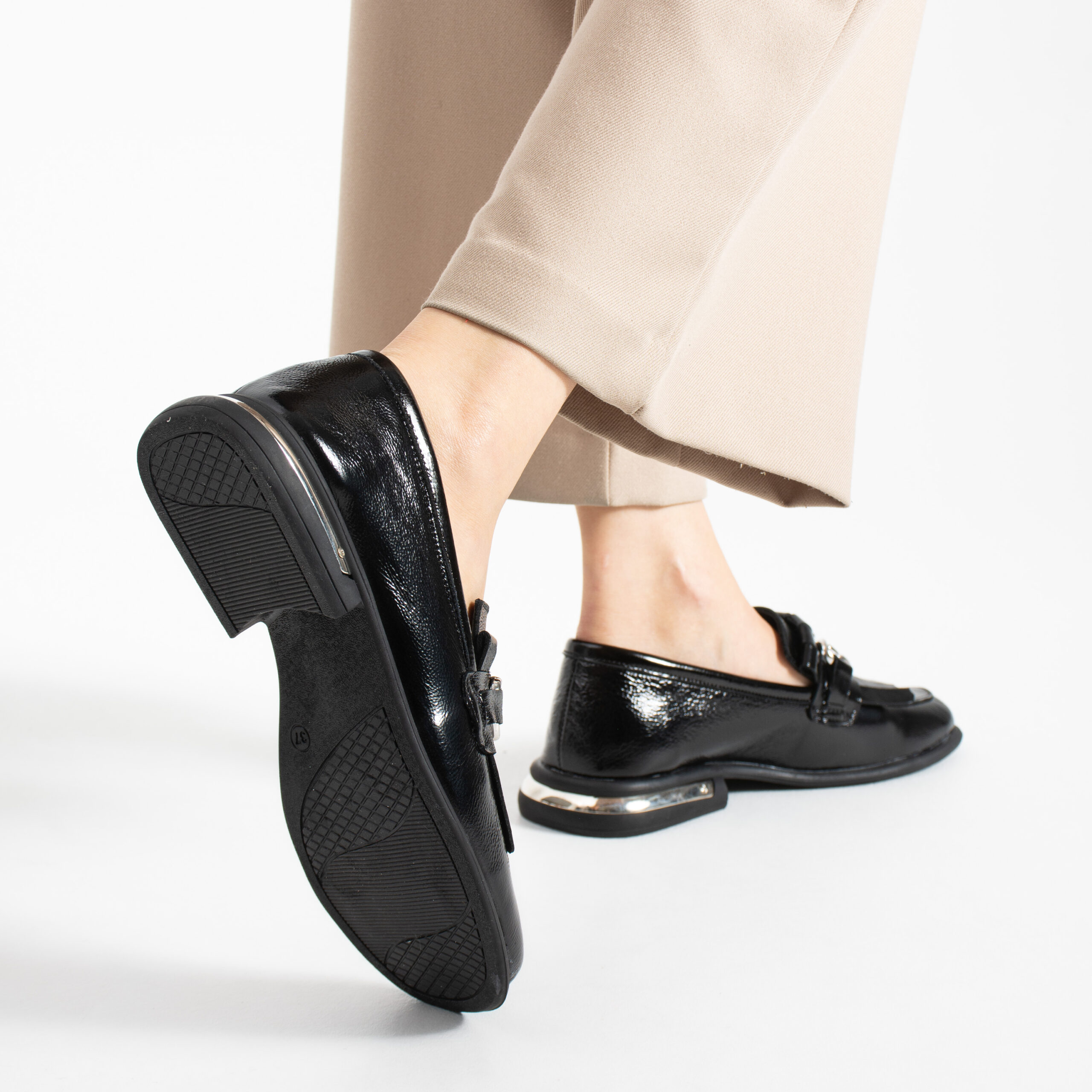 Mocasini damă negri din piele naturală lăcuită Amanda Mocasini damă negri din piele naturală lăcuită Amanda