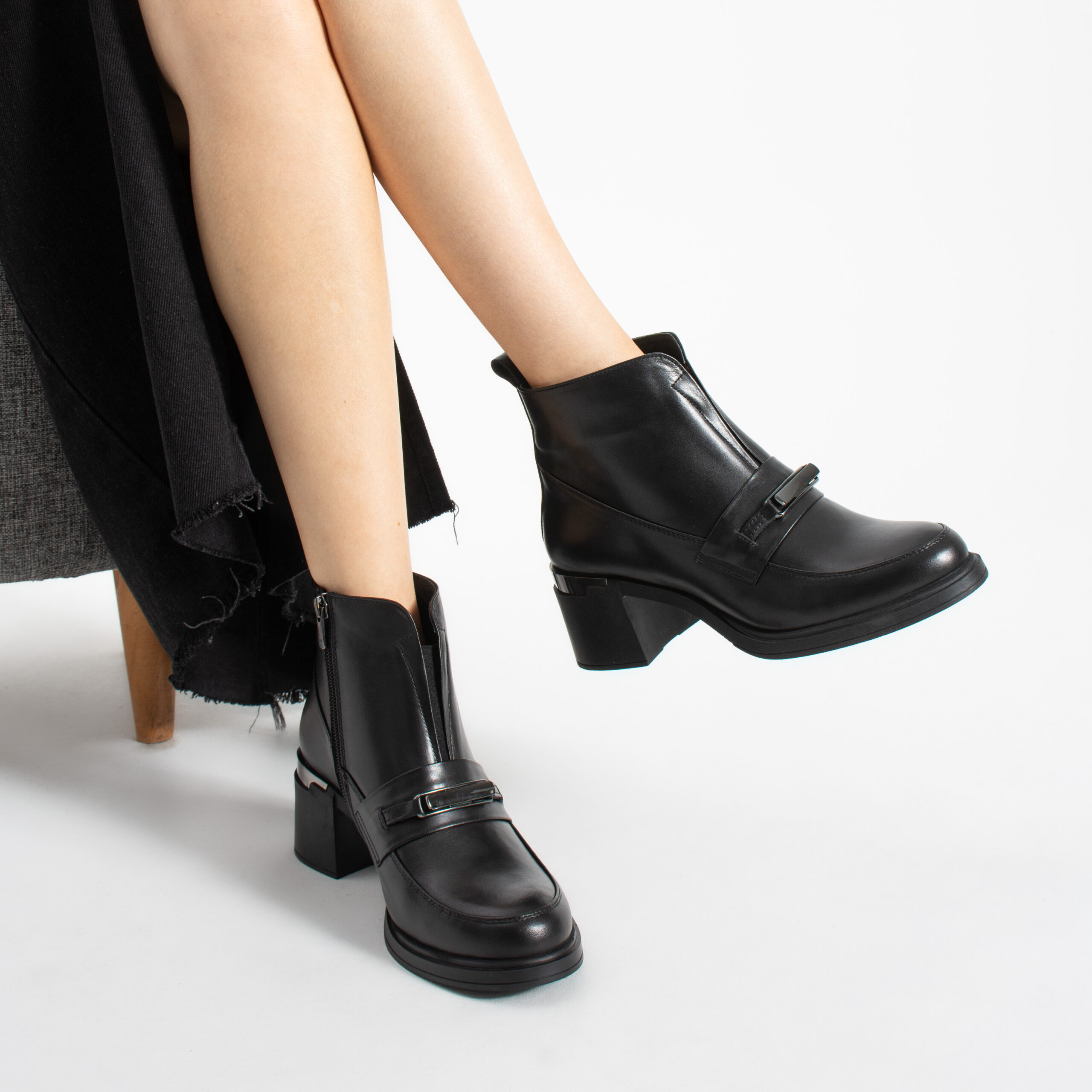 Botine negre din piele naturală cu toc mediu Bethany Botine negre din piele naturală cu toc mediu Bethany