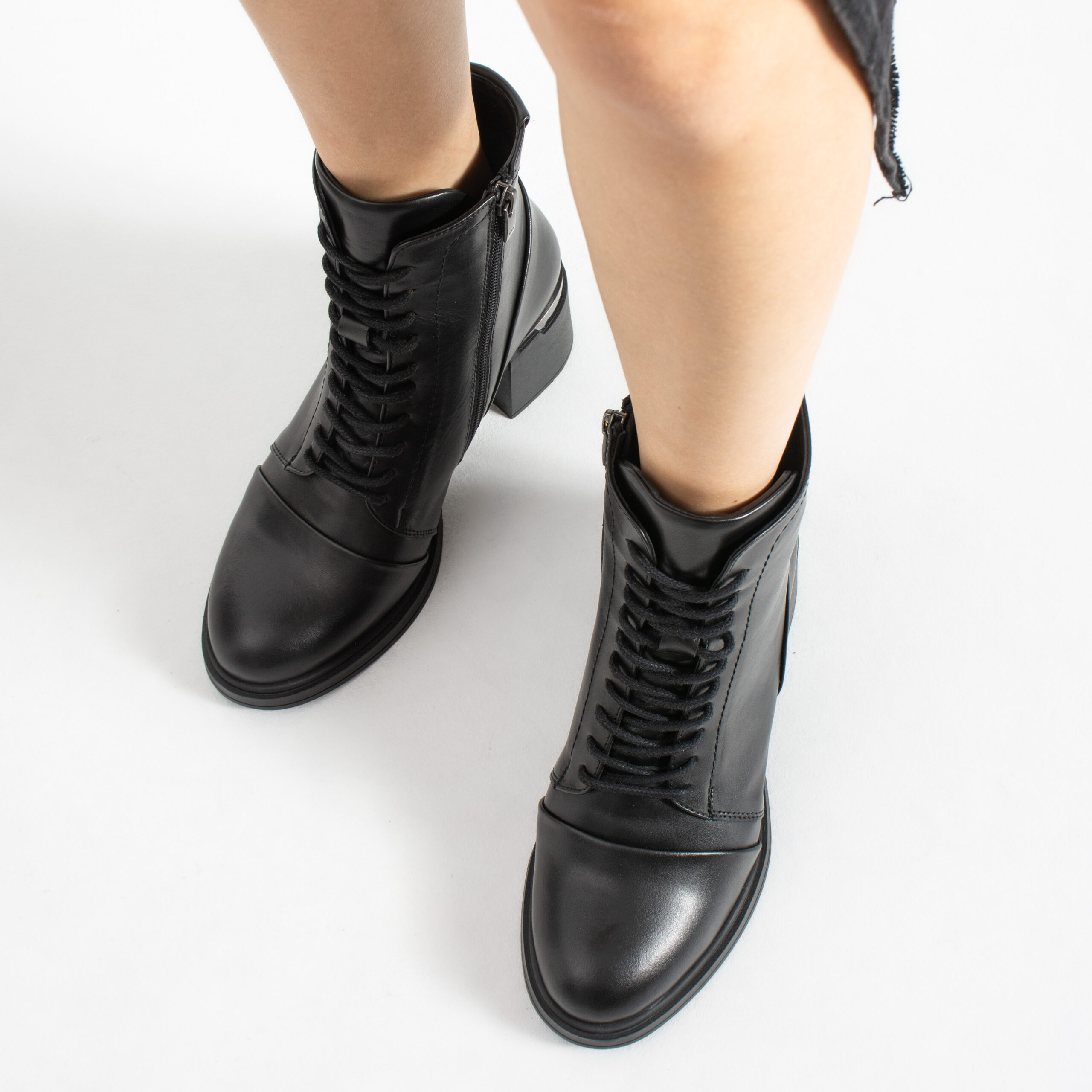 Botine Brenda, negre, cu toc din piele naturală Botine Brenda, negre, cu toc din piele naturală