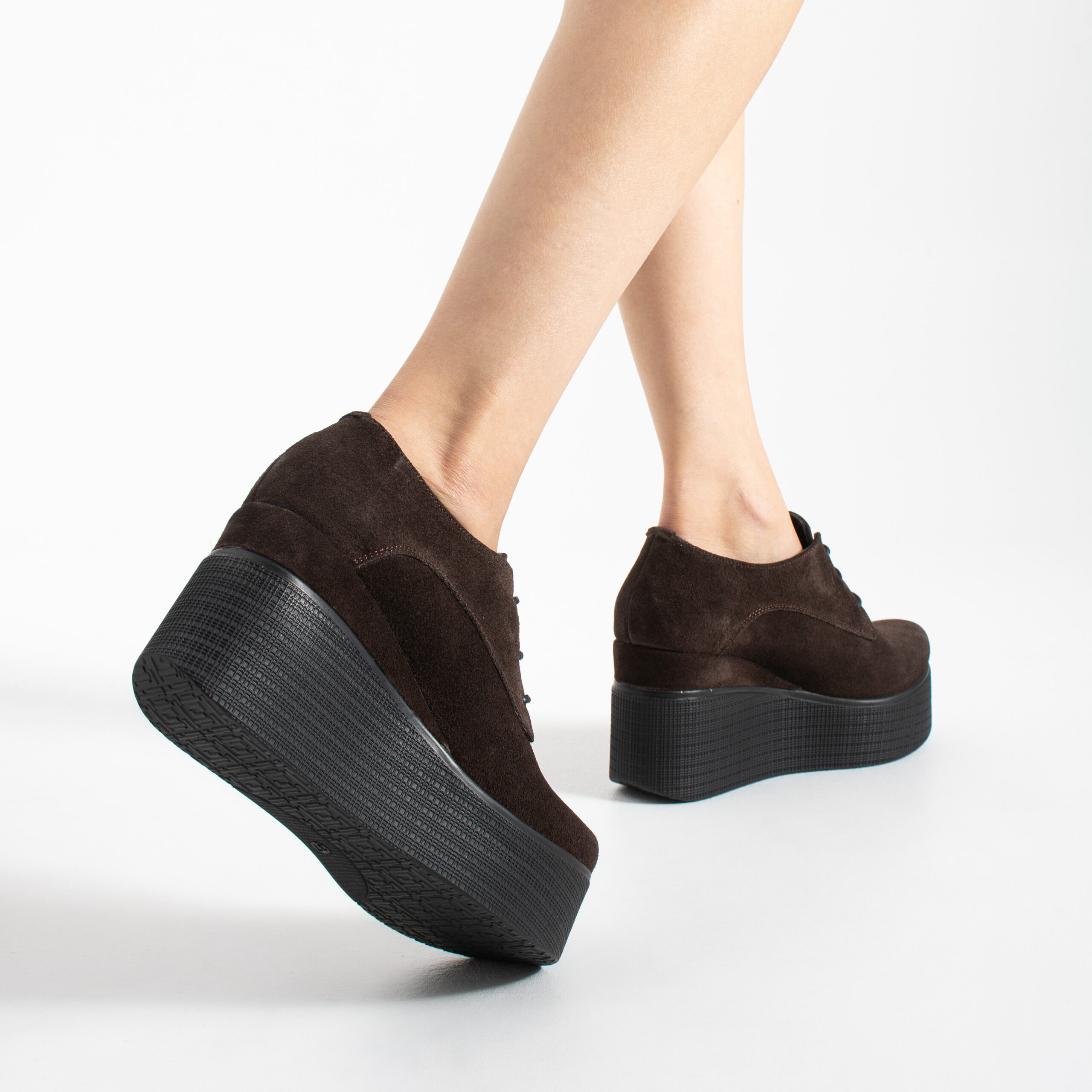 Pantofi damă maro Addison, pe platformă, din piele întoarsă naturală, cu șireturi Pantofi damă maro Addison, pe platformă, din piele întoarsă naturală, cu șireturi