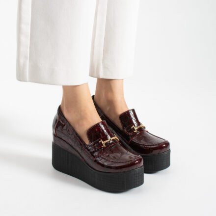 Pantofi eleganți bordo, din piele naturală lăcuită, cu platformă Giorgia Pantofi eleganți bordo, din piele naturală lăcuită, cu platformă Giorgia