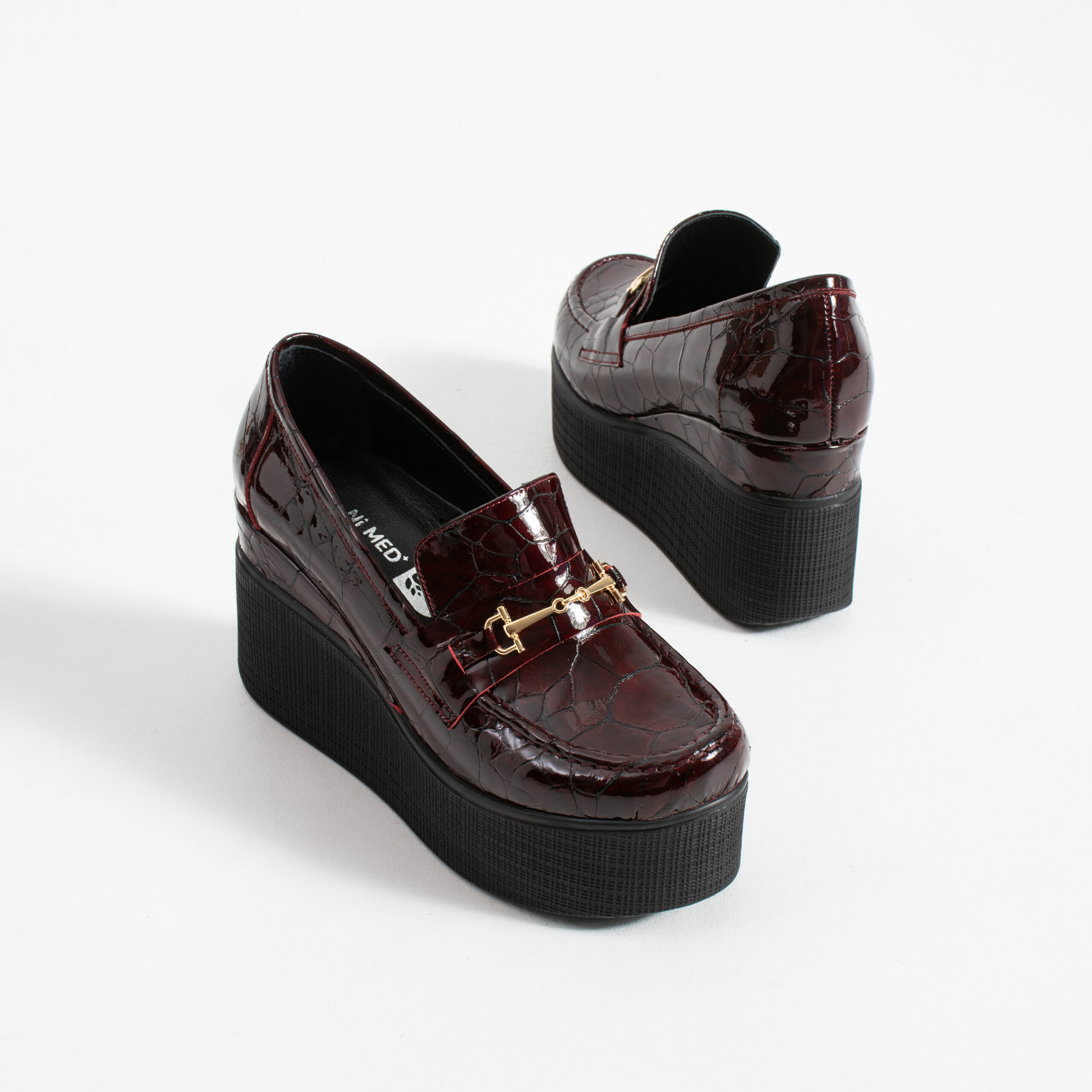 Pantofi eleganți bordo, din piele naturală lăcuită, cu platformă Giorgia Pantofi eleganți bordo, din piele naturală lăcuită, cu platformă Giorgia