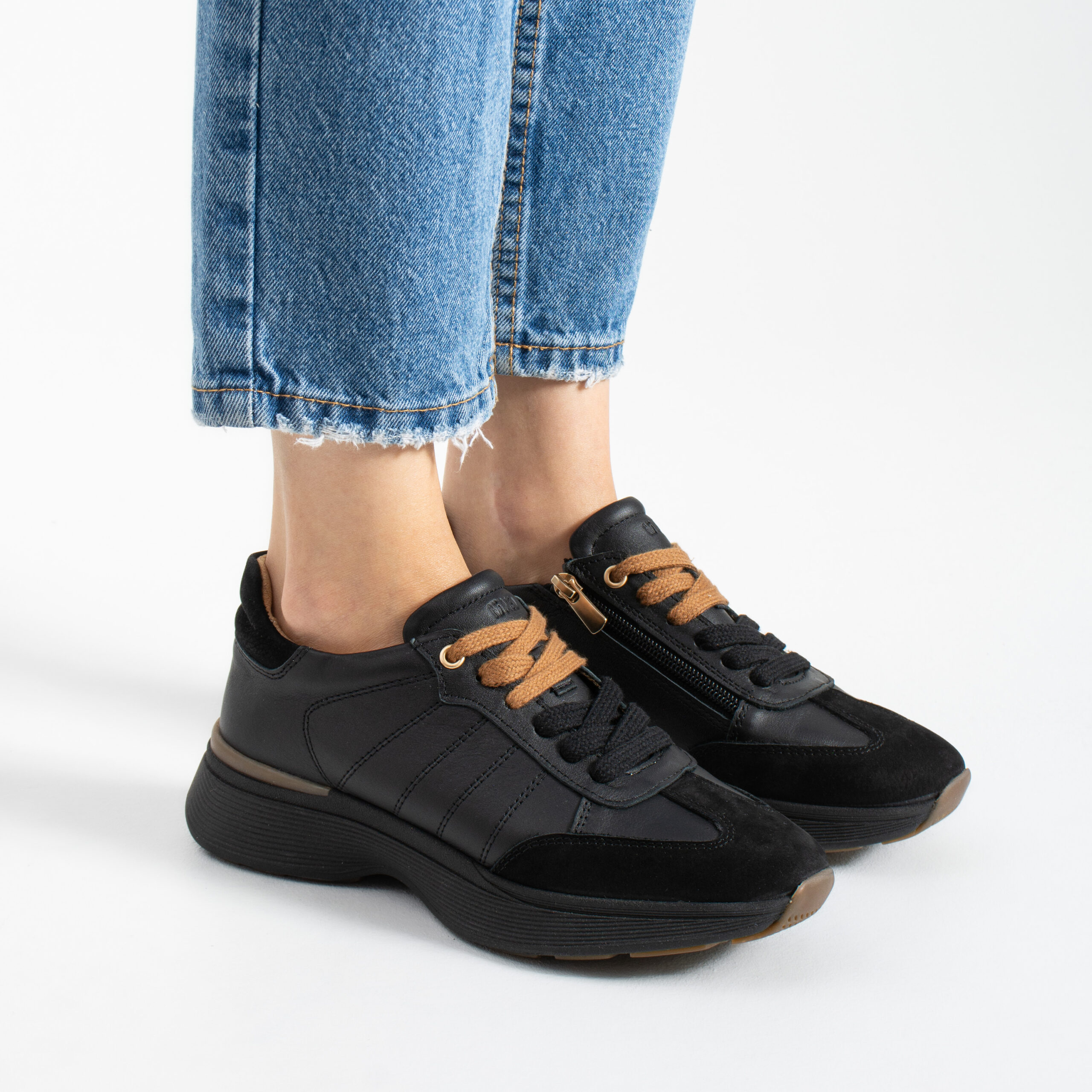 Sneakers negri de damă din piele naturală cu șireturi duble Harriet Sneakers negri de damă din piele naturală cu șireturi duble Harriet