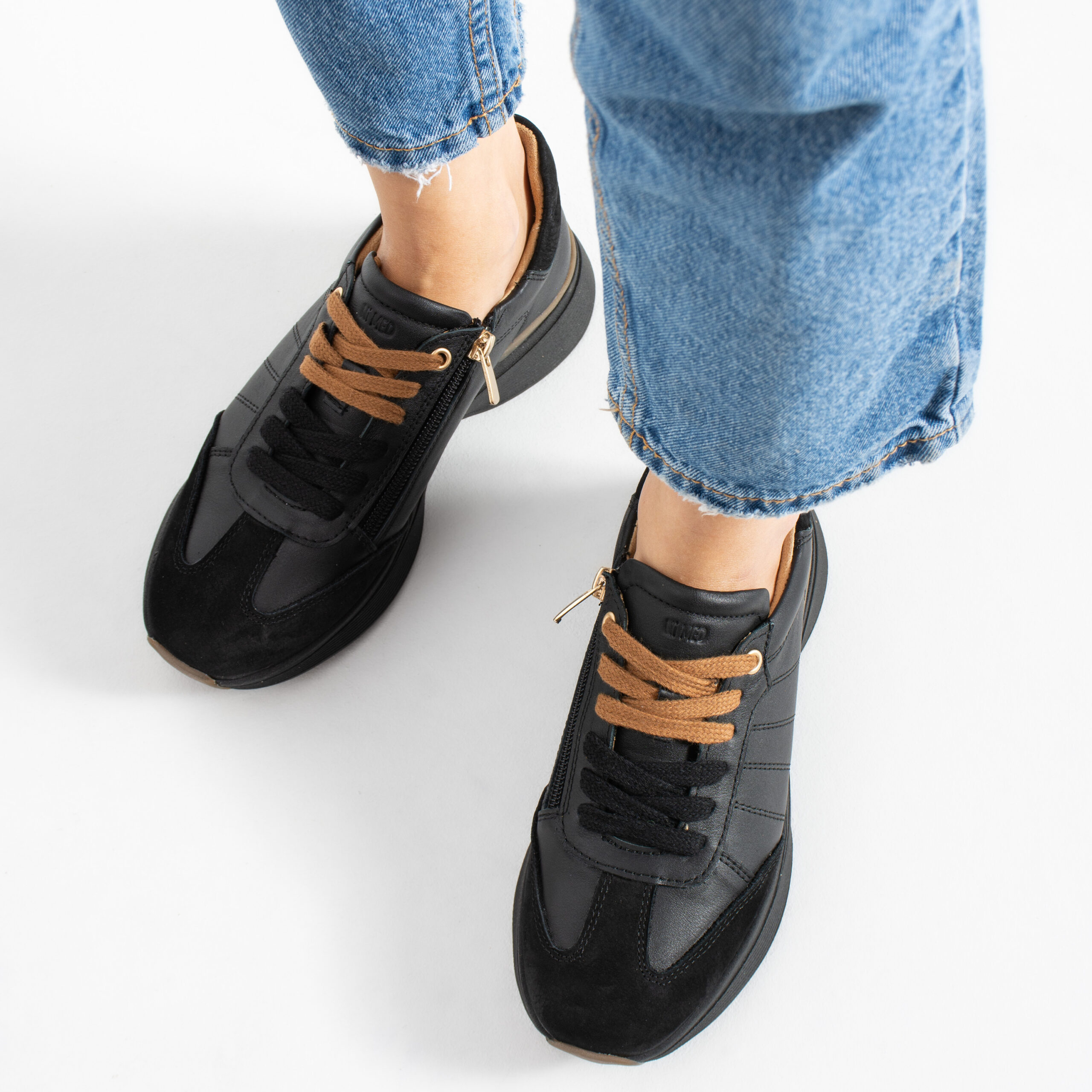 Sneakers negri de damă din piele naturală cu șireturi duble Harriet Sneakers negri de damă din piele naturală cu șireturi duble Harriet