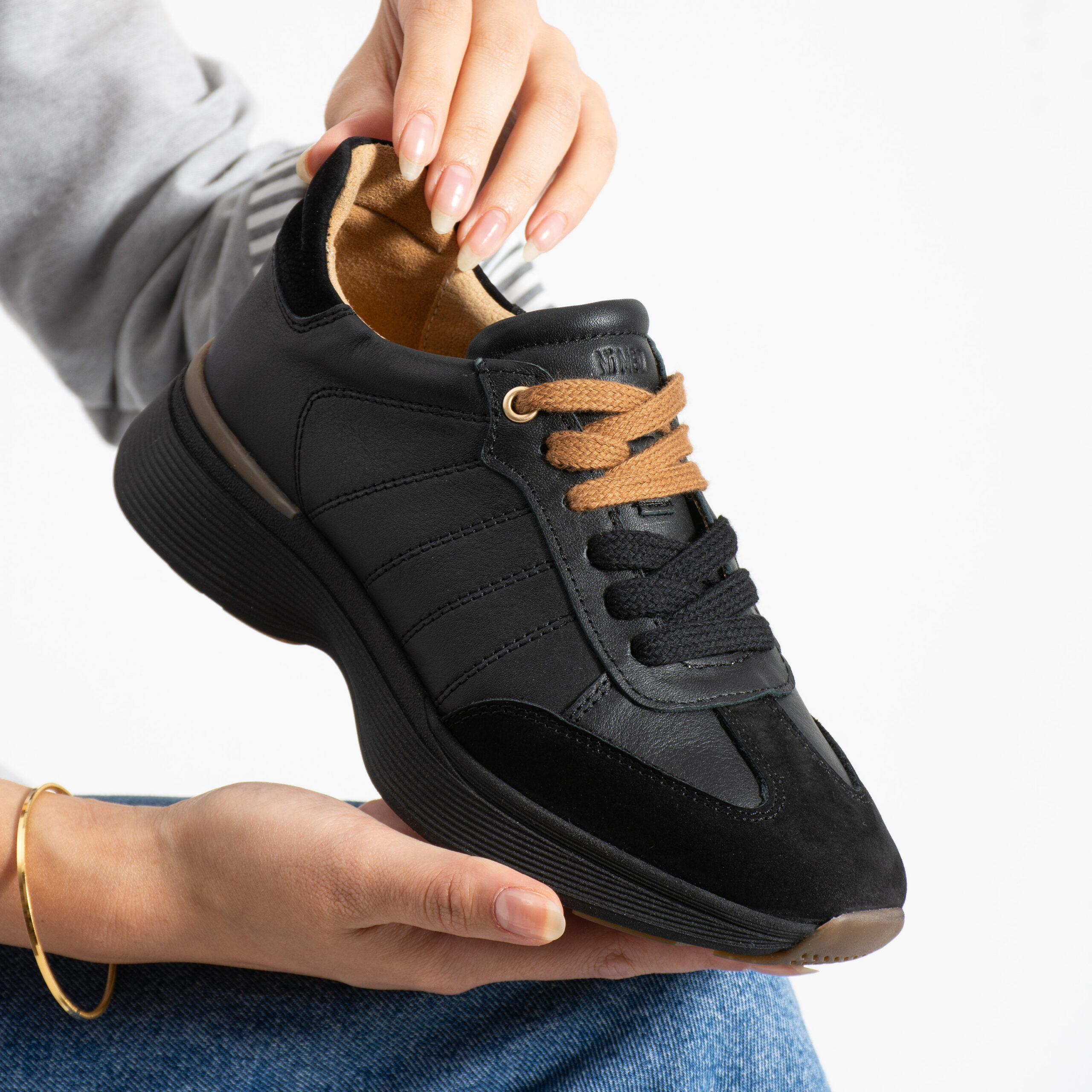 Sneakers negri de damă din piele naturală cu șireturi duble Harriet Sneakers negri de damă din piele naturală cu șireturi duble Harriet