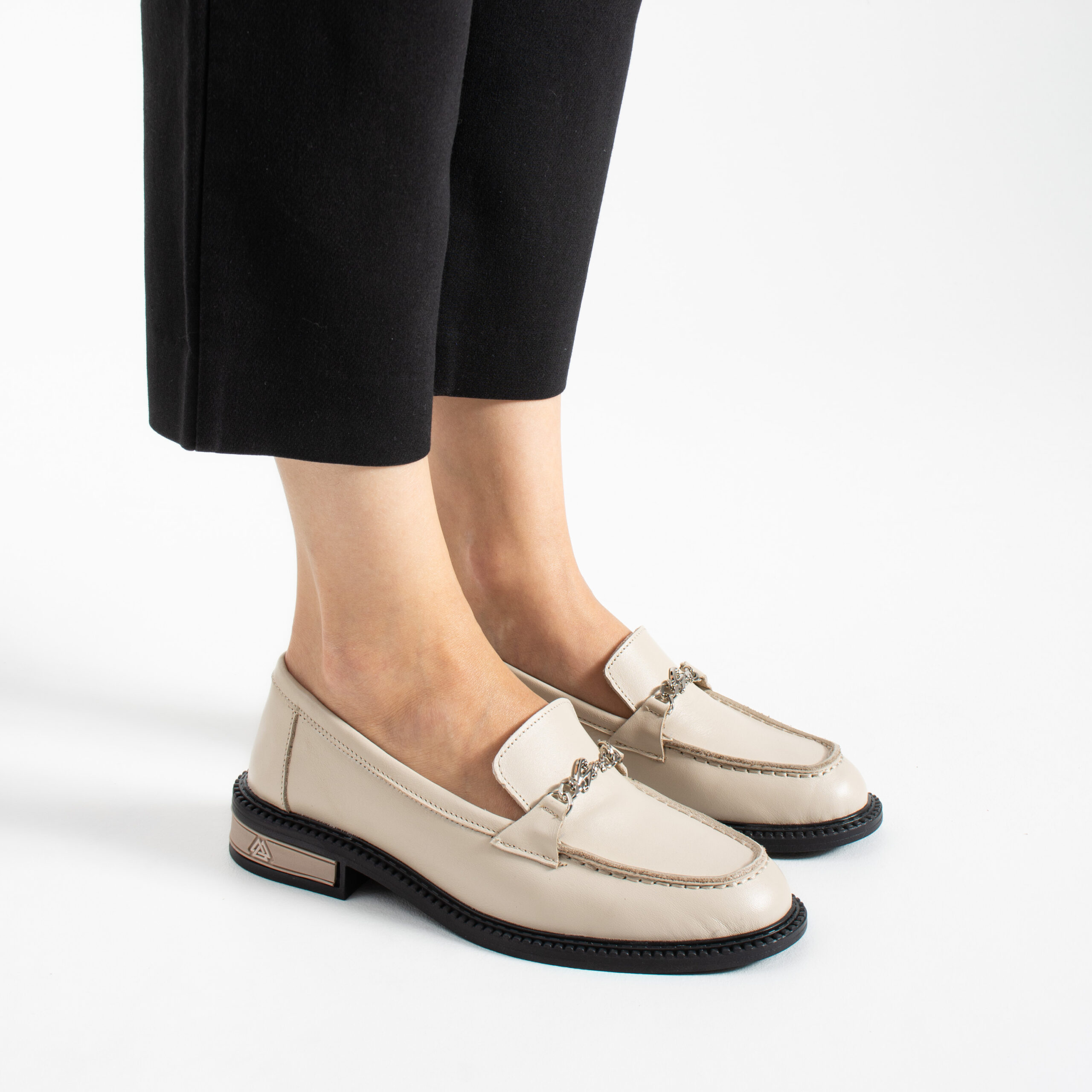 Loafers damă bej din piele naturală April Loafers damă bej din piele naturală April