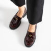 Mocasini damă bordo din piele naturală lăcuită cu broșă în formă de albină Eliza