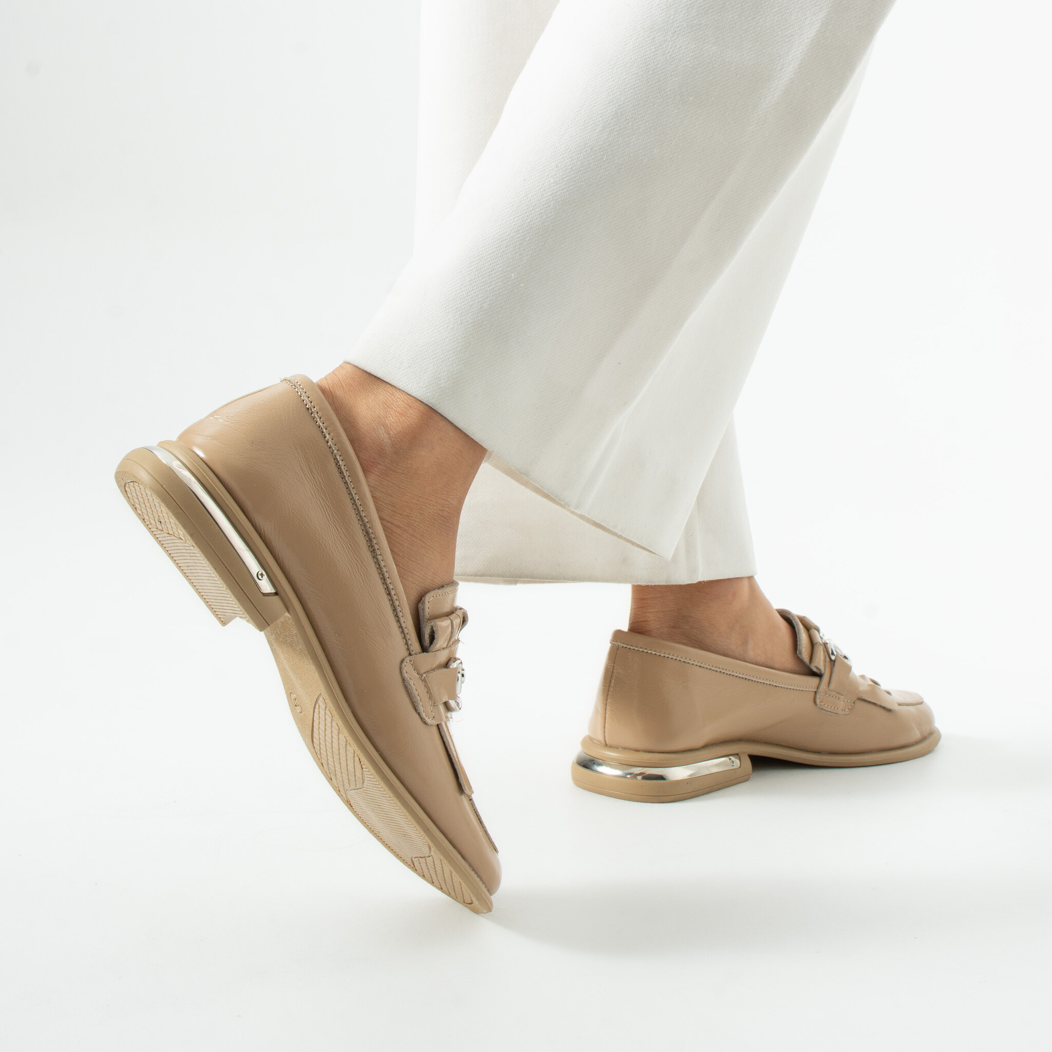Loafers damă bej din piele naturală lăcuită Taomina Loafers damă bej din piele naturală lăcuită Taomina