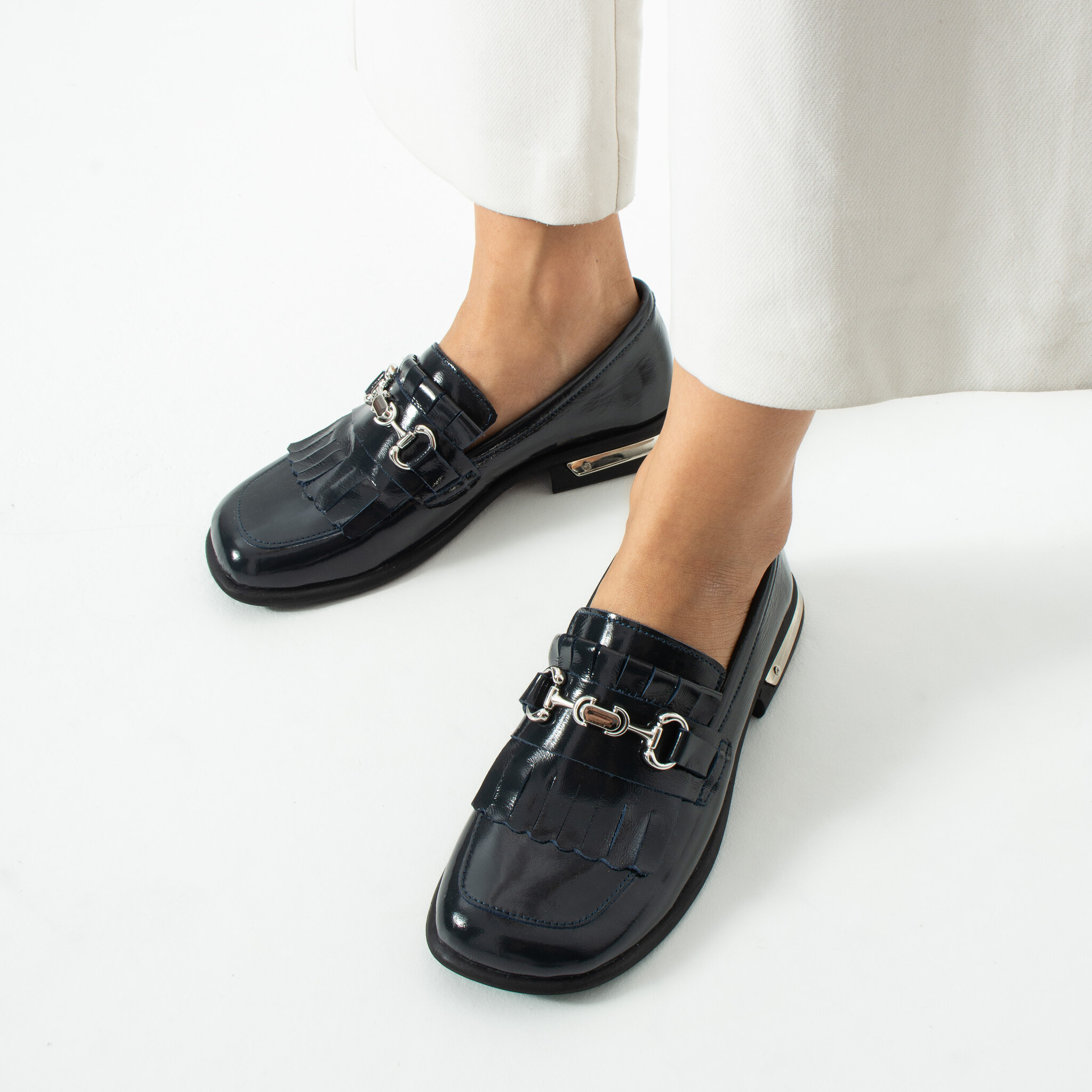 Loafers bleumarin din piele naturală lăcuită pentru femei Taomina Loafers bleumarin din piele naturală lăcuită pentru femei Taomina