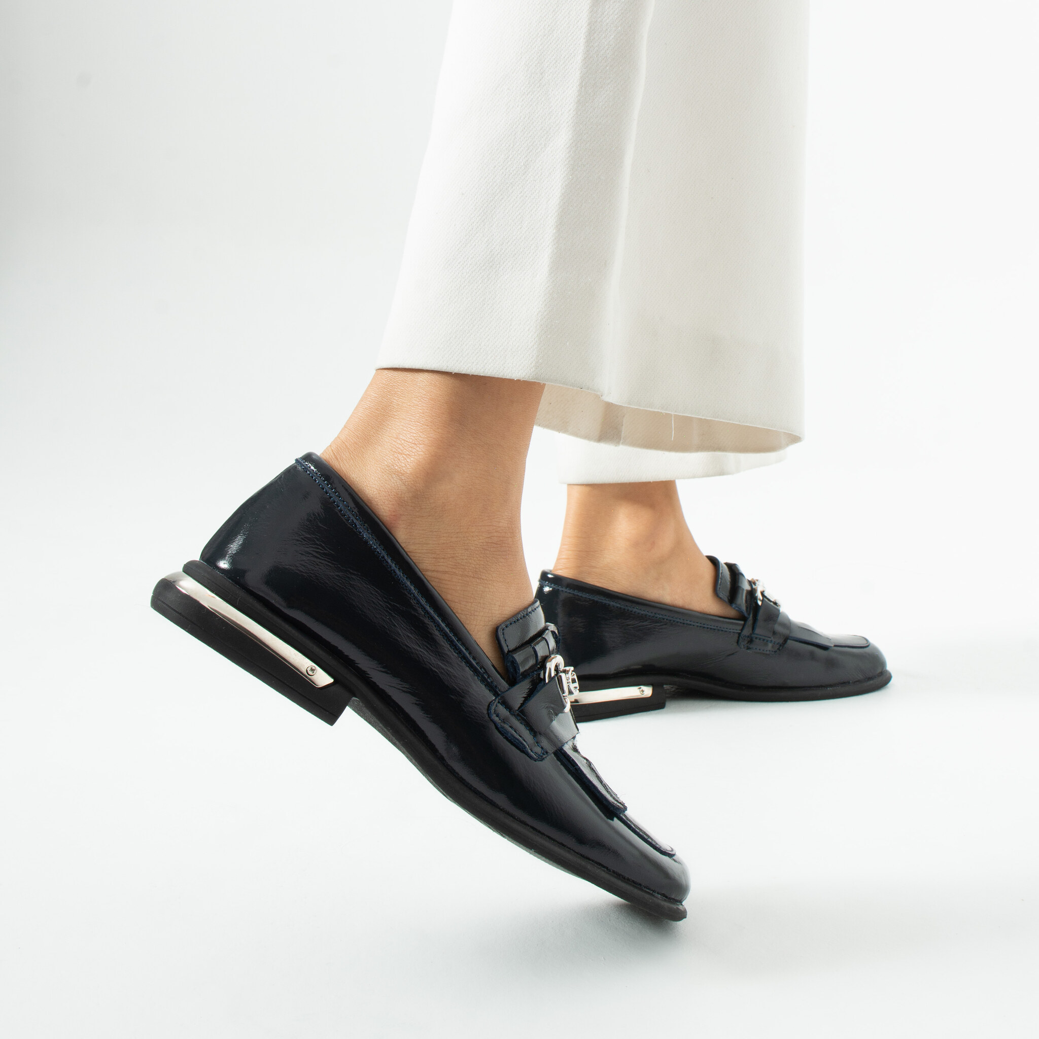 Loafers bleumarin din piele naturală lăcuită pentru femei Taomina Loafers bleumarin din piele naturală lăcuită pentru femei Taomina