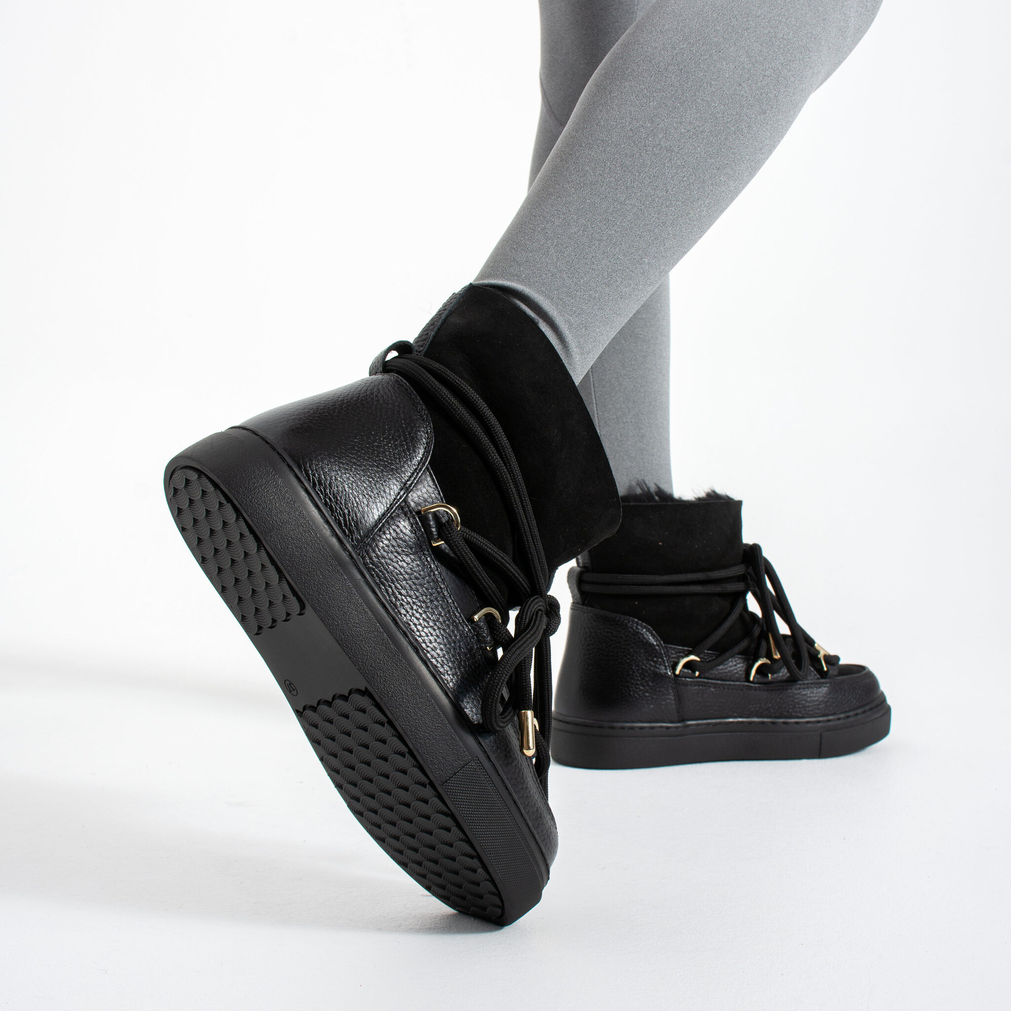 Botine damă negre tip apres-ski din piele naturală cu lână de miel Mumbai Botine damă negre tip apres-ski din piele naturală cu lână de miel Mumbai
