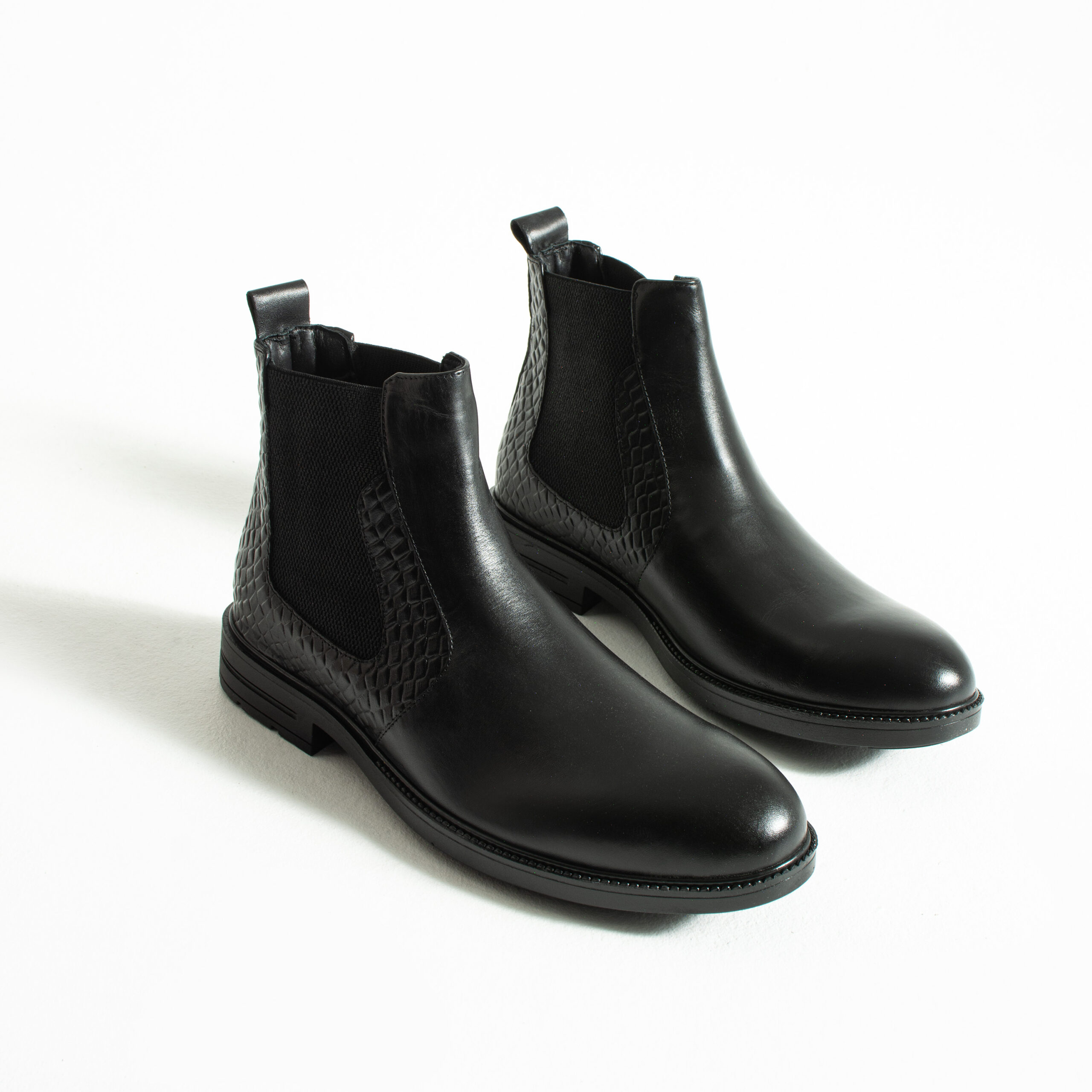 Ghete Chelsea elegante pentru bărbați, negre, din piele naturală Bangkok Ghete Chelsea elegante pentru bărbați, negre, din piele naturală Bangkok