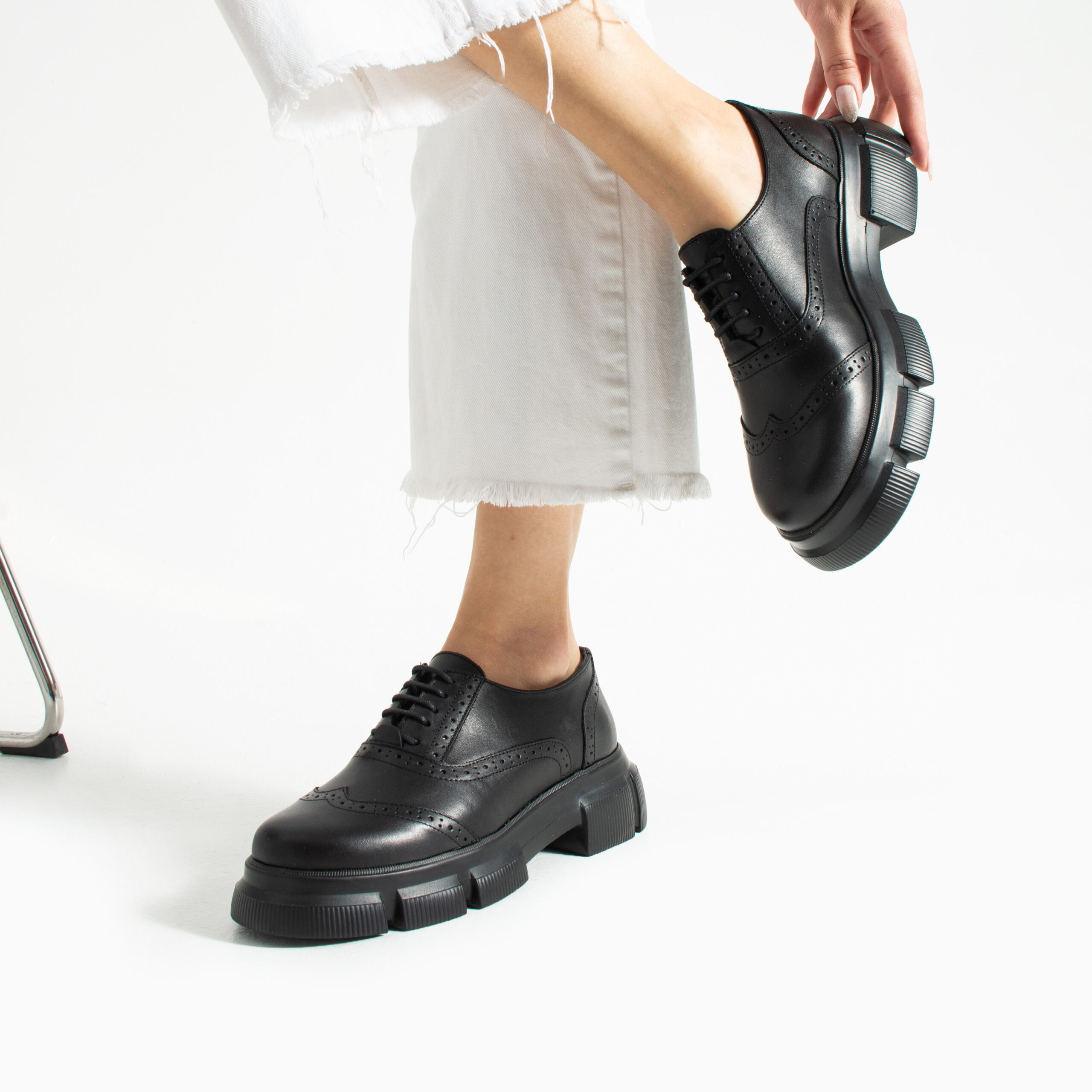 Pantofi oxford de damă negri din piele naturală Carama Pantofi oxford de damă negri din piele naturală Carama