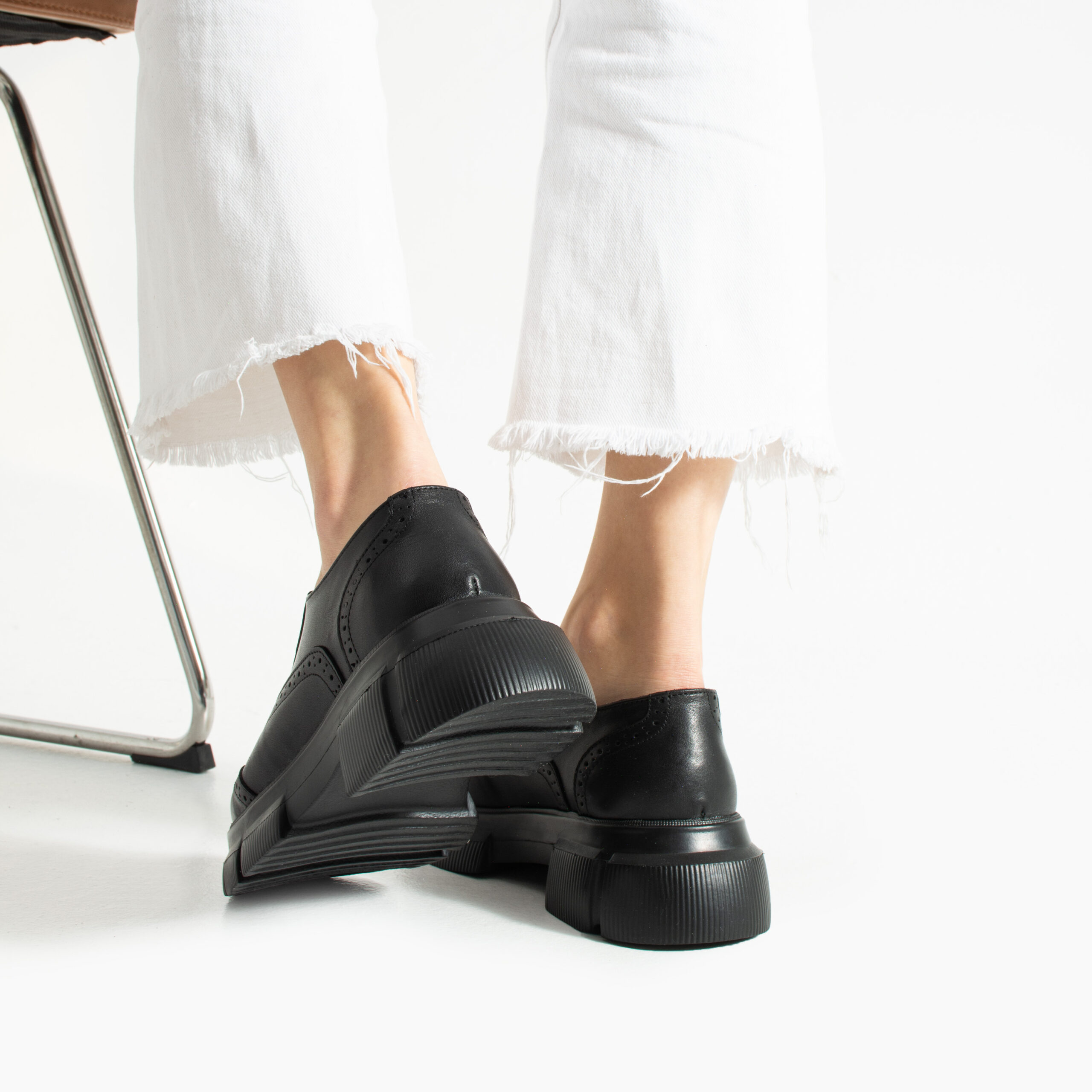 Pantofi oxford de damă negri din piele naturală Carama Pantofi oxford de damă negri din piele naturală Carama