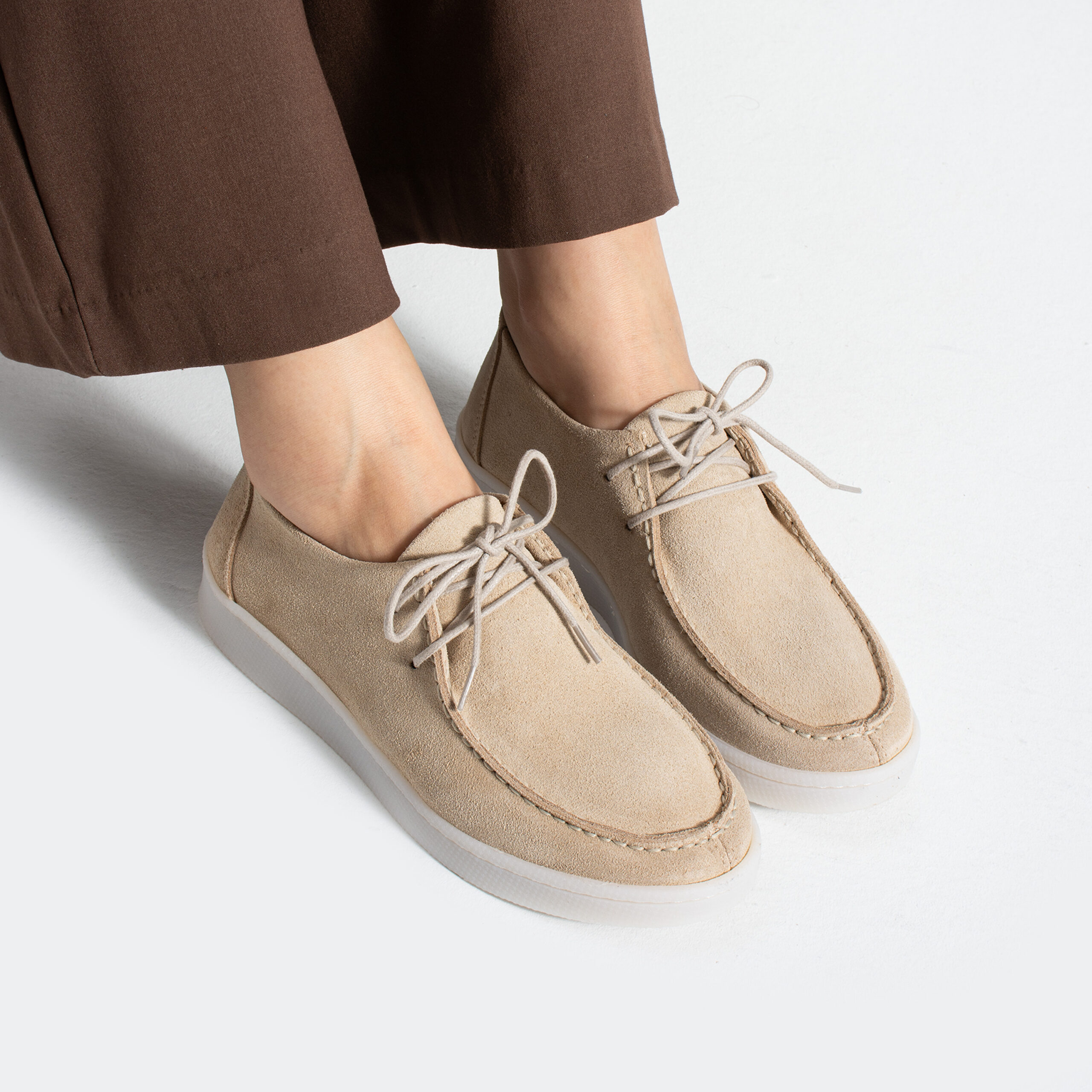 Pantofi casual bej din piele întoarsă naturală Eda Pantofi casual bej din piele întoarsă naturală Eda